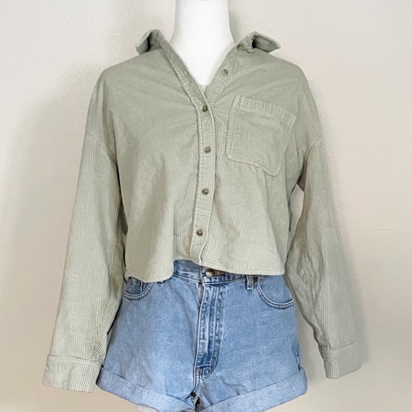 American Eagle Outfitters Tops - American Eagle Cropped Boxy Corduroy Button Down Light Sage Green Shirt Size M